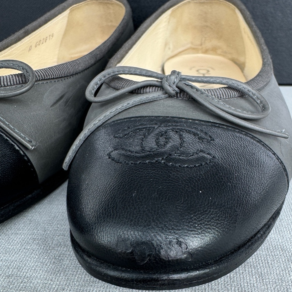 Chanel Gray and Black Leather Ballet Flats with Bow & Interlocking CC Size 36.5 - Picture 9 of 9
